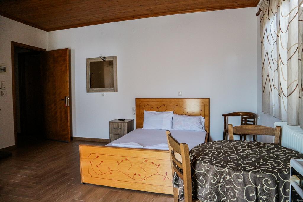 Hotel Elatofilito Athamanio Esterno foto